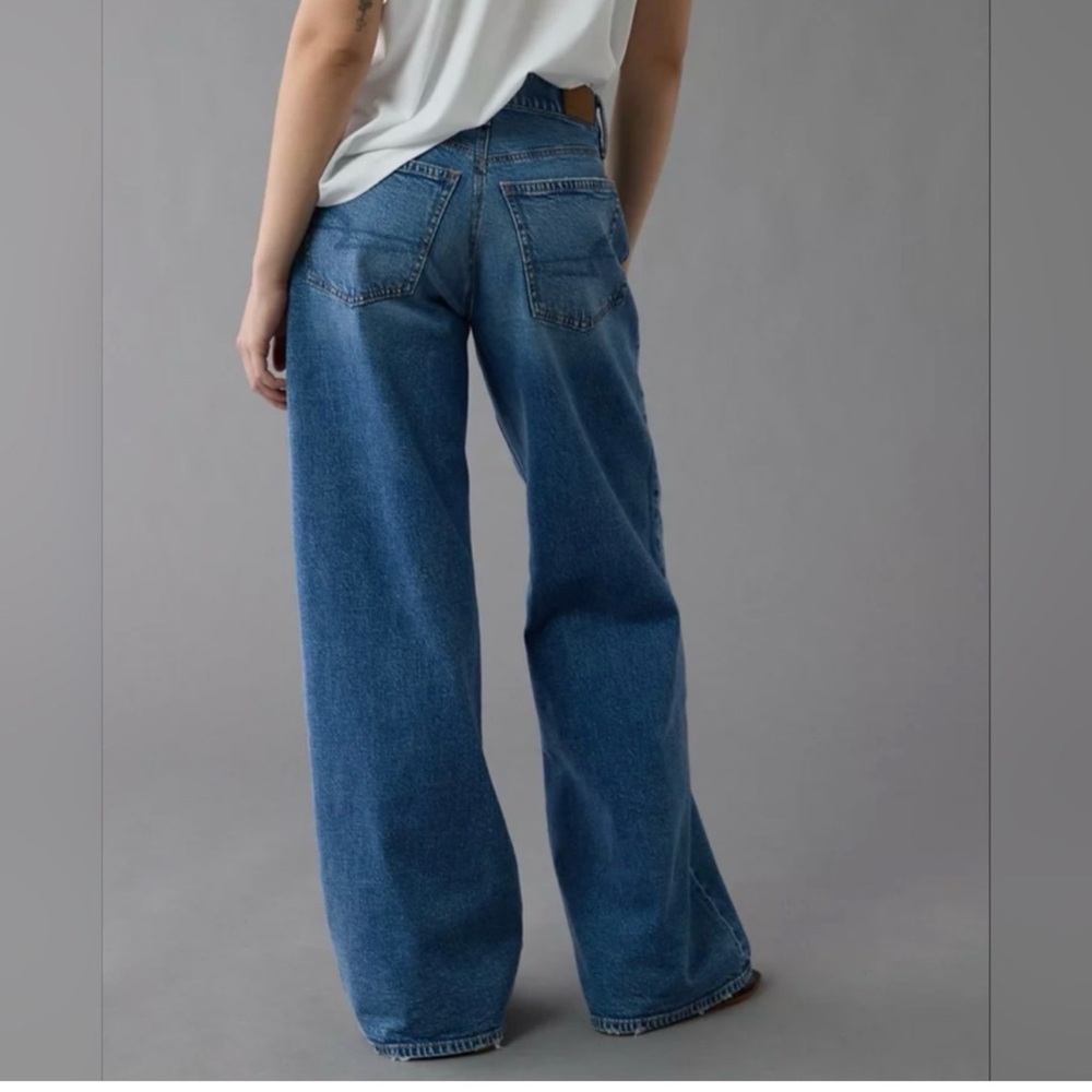 American Eagle Strigid Low Rise Ultra Wide Leg Jeans Women’s Sz 2 Short Blue - Picture 3 of 16